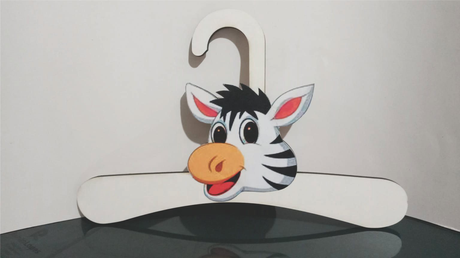 Cabide Zebra Listrada - Preto e Branco Moderno